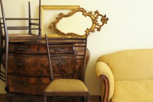 Reasons to Use Professional Antique Moving Services